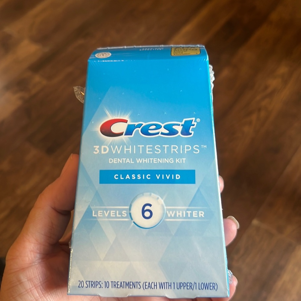 Crest 3D White Strips 6 levels whiter 20ct box sealed box